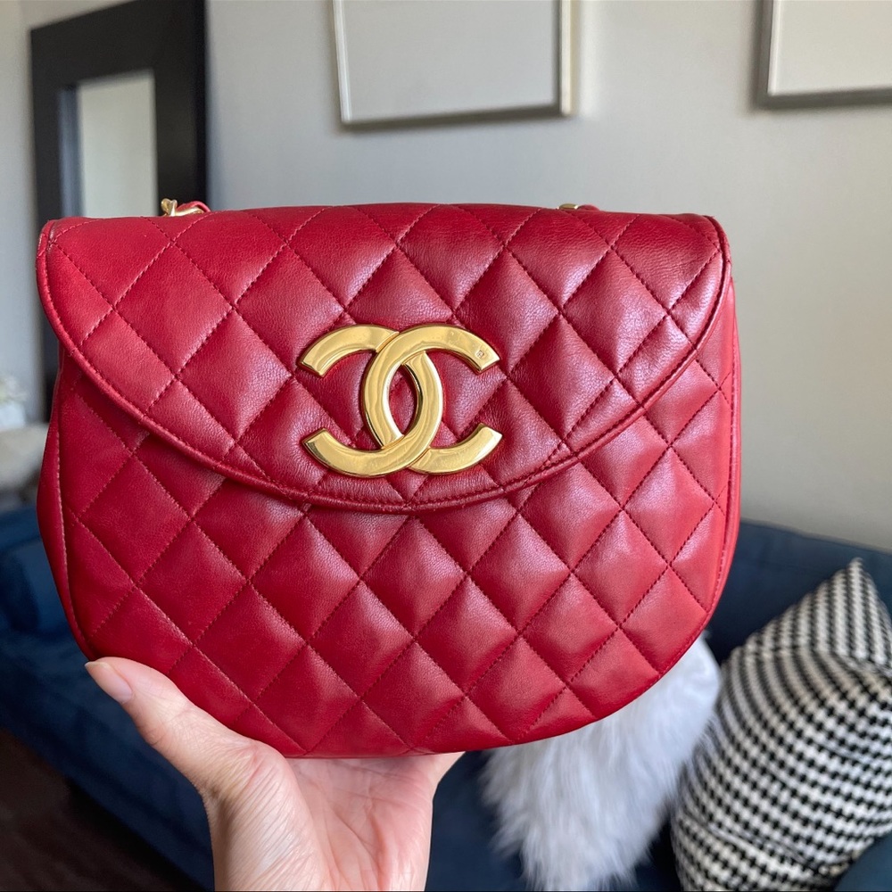 VINTAGE CHANEL RED HALF MOON WITH BIG CC